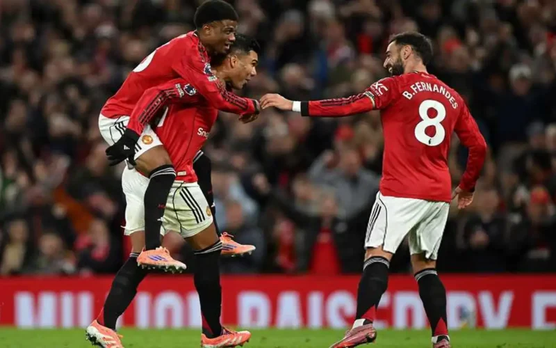 مواجهة قوية في الدوري الإنجليزي.. أستون فيلا يهزم مانشستر يونايتد 2-1